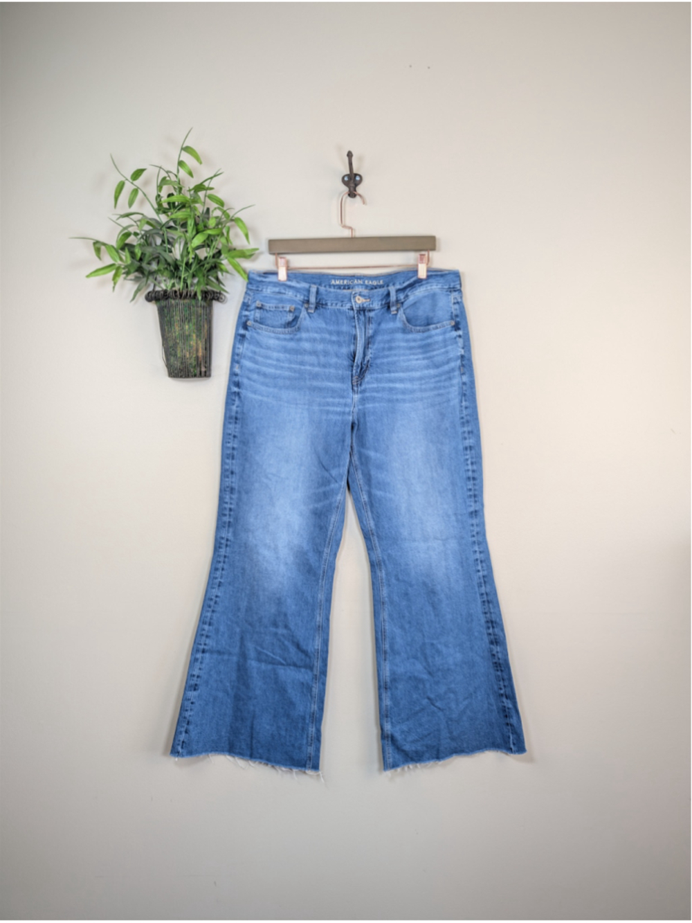 AE 14 Low Rise Baggy Flare Jeans Frayed Medium Wash Relaxed American Eagle Plus